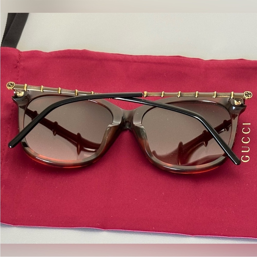 Authentic GUCCI GG Havana / Gold Bamboo Frame
Sunglasses GG0655SA Full Inclusion - Picture 4 of 10